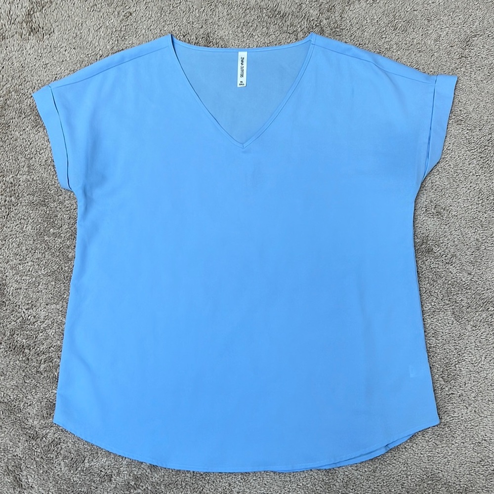 V neck to pin baby blue